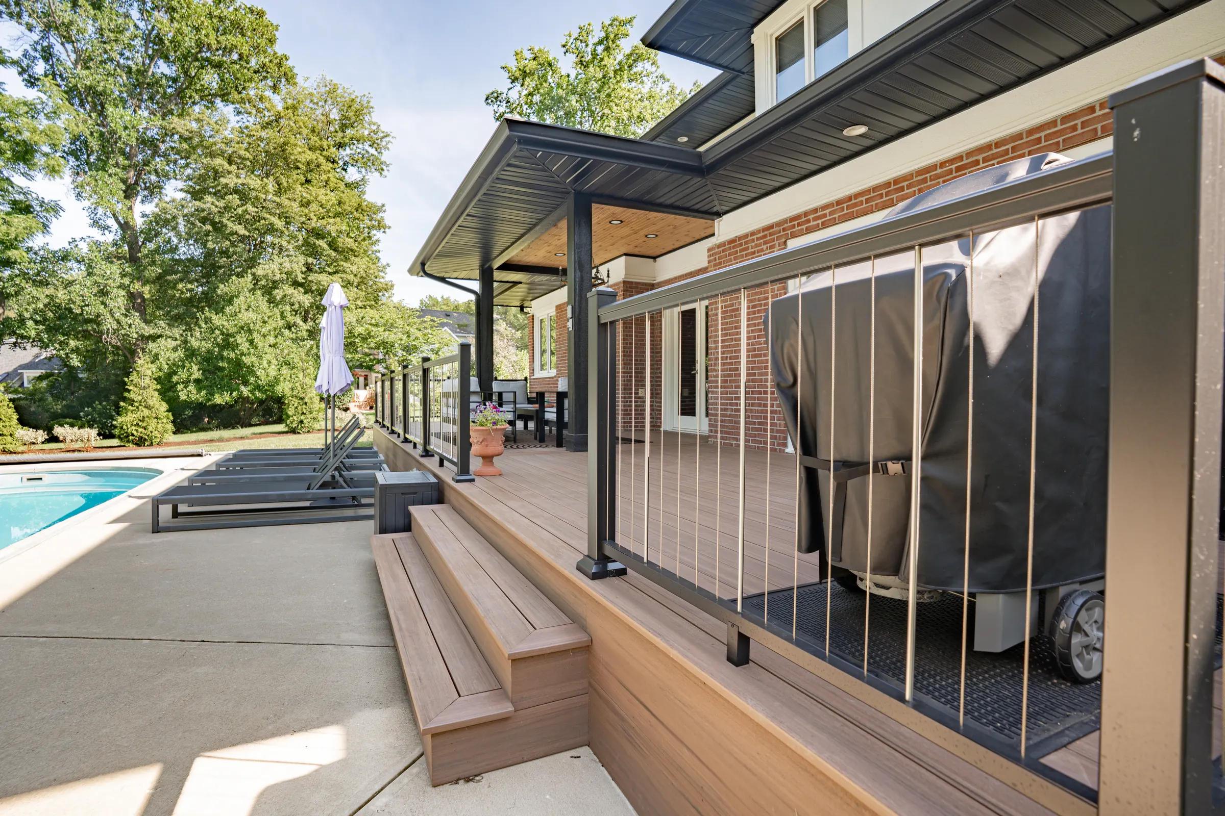 Composite deck steps cable railing in Indianapolis.