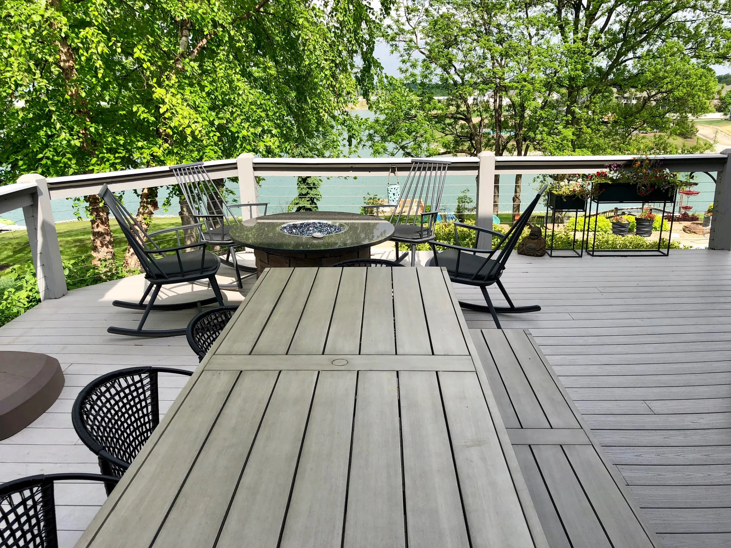 Elevated view of composite deck with outdoor dining.