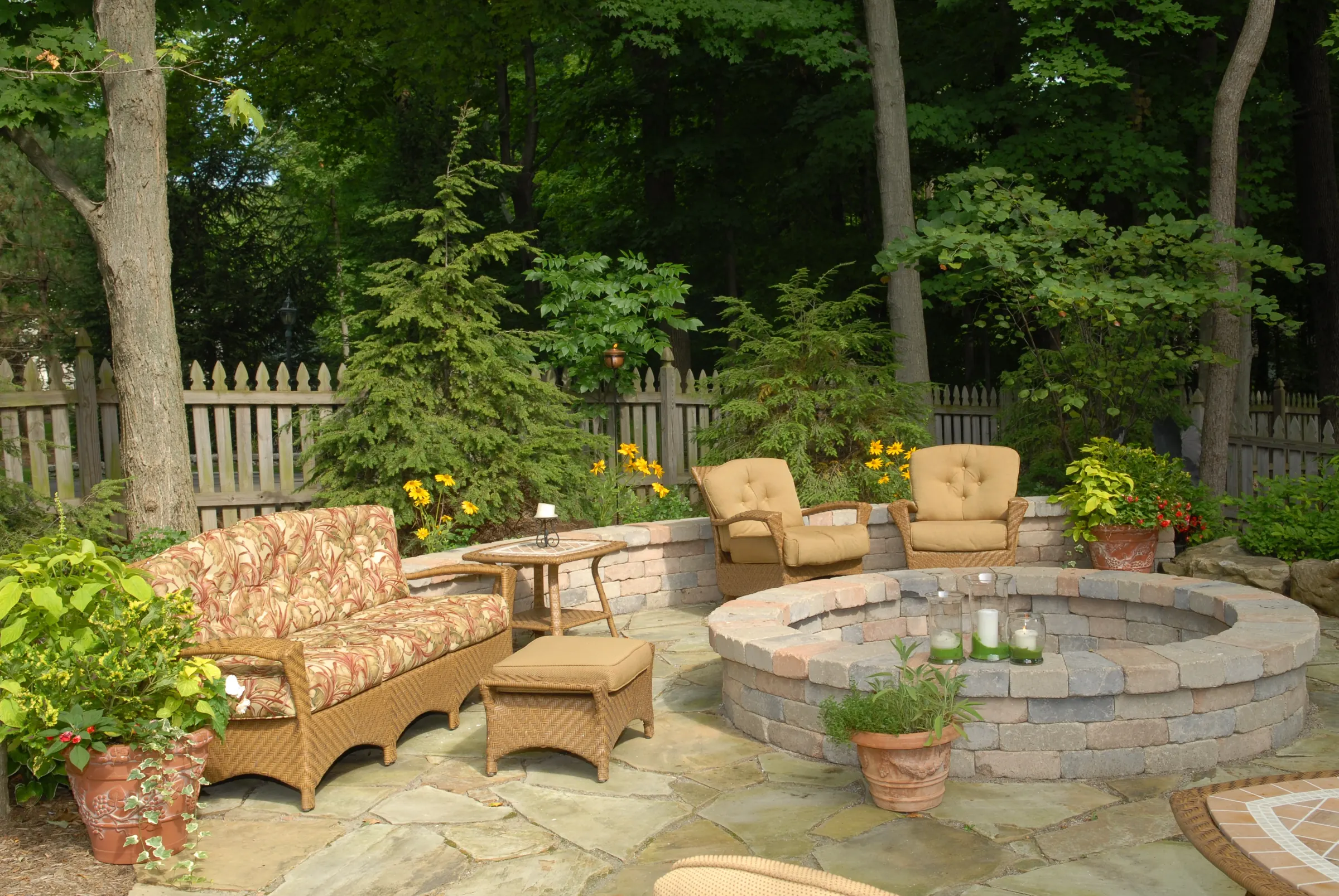 Natural flagstone patio fire pit lounge.